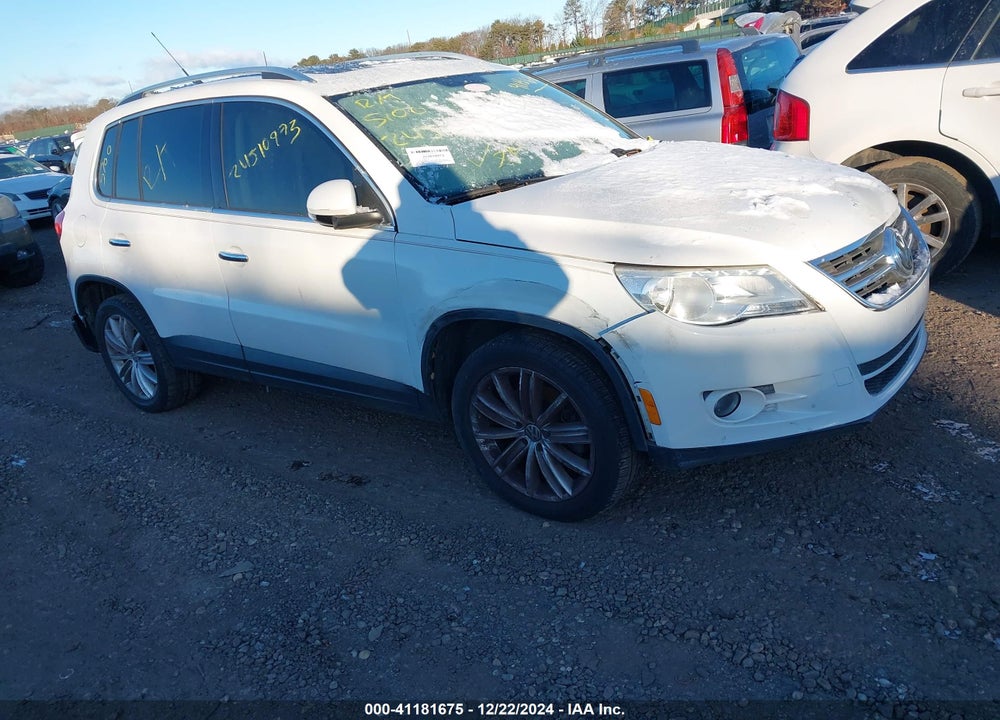 2011 VOLKSWAGEN TIGUAN SE VIN: WVGBV7AX9BW559301