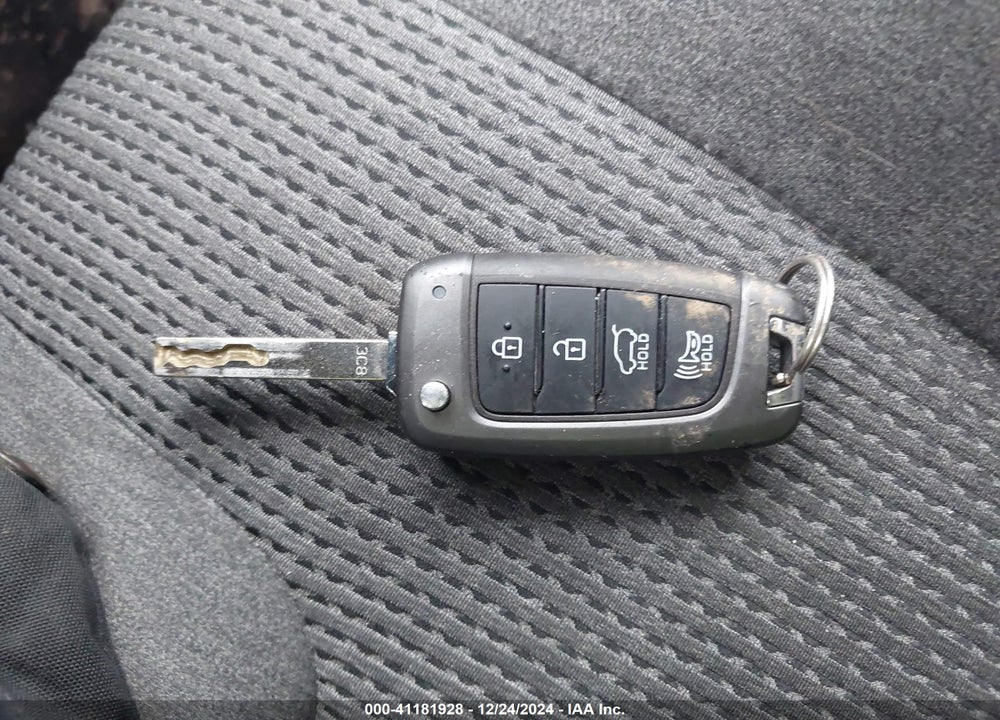 2019 HYUNDAI SANTA FE SE VIN: 5NMS2CAD9KH088605