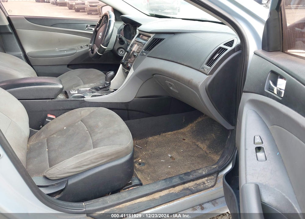 2013 HYUNDAI SONATA VIN: 5NPEB4AC0DH665943