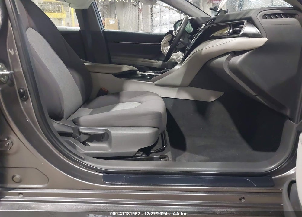 2020 TOYOTA CAMRY LE HYBRID VIN: 4T1C31AK2LU017742