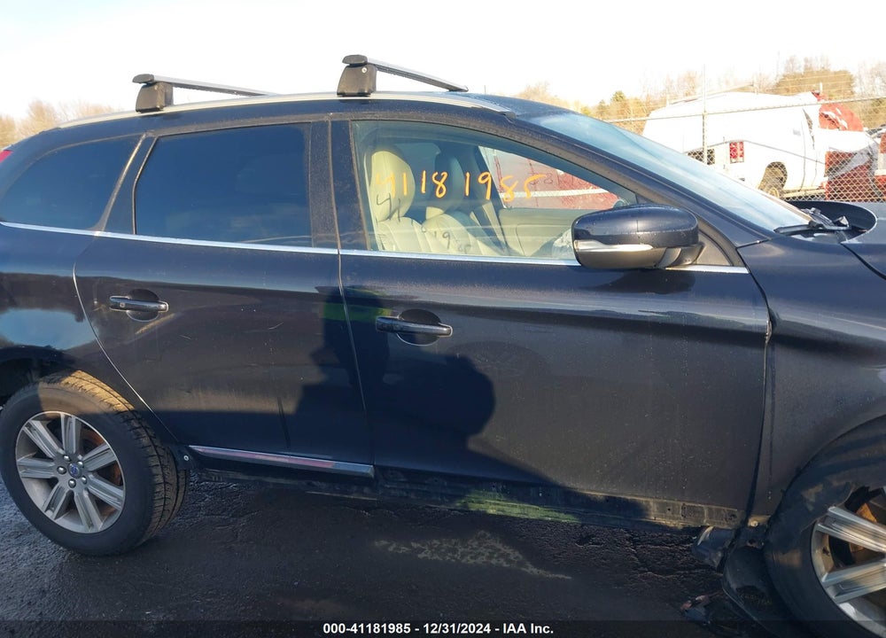 2016 VOLVO XC60 T5 PREMIER VIN: YV4612RK2G2845421