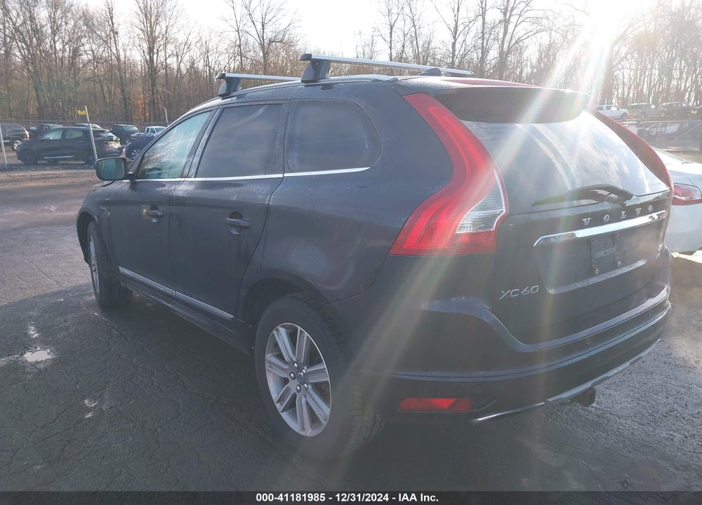 2016 VOLVO XC60 T5 PREMIER VIN: YV4612RK2G2845421