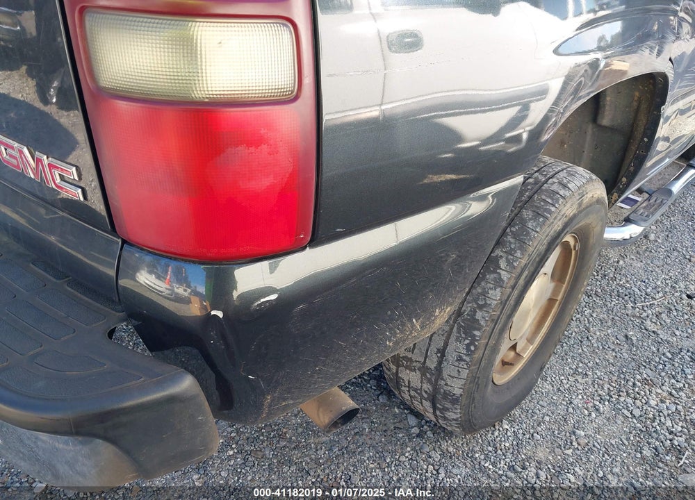 2003 GMC YUKON SLE VIN: 1GKEK13V73J208540