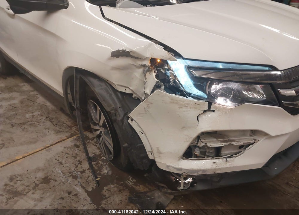 2018 HONDA PILOT EX VIN: 5FNYF6H34JB062944