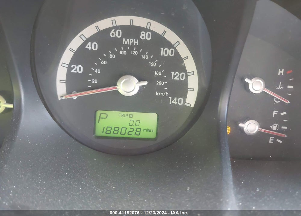2007 KIA SPORTAGE VIN: KNDJF724877450024