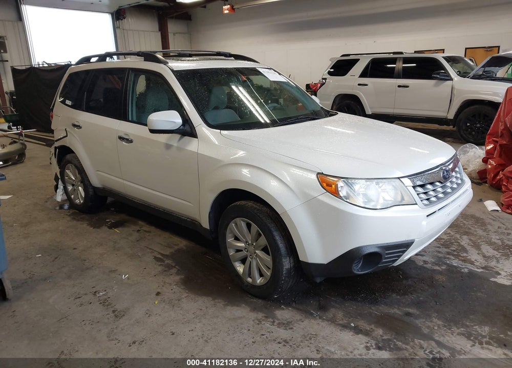 2013 SUBARU FORESTER 2.5X PREMIUM VIN: JF2SHADC7DH430824