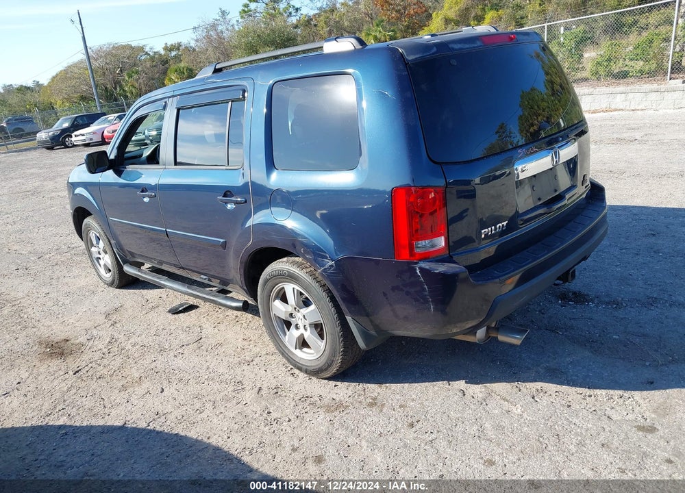 2011 HONDA PILOT VIN: 5FNYF3H61BB014151