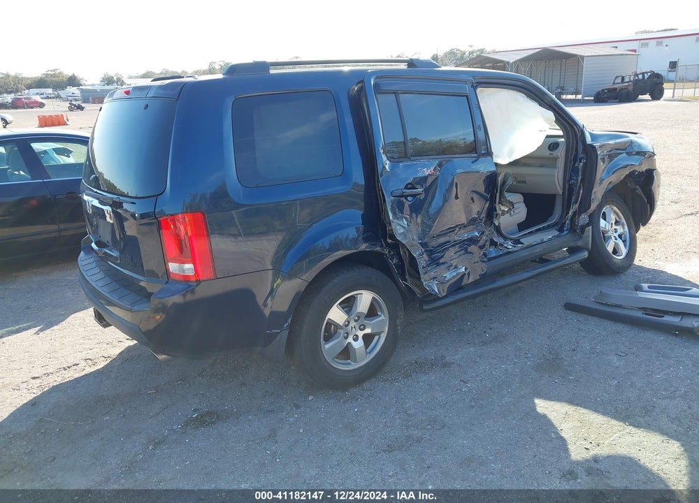 2011 HONDA PILOT VIN: 5FNYF3H61BB014151