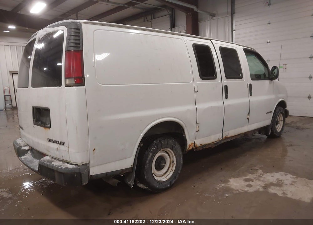 2000 CHEVROLET EXPRESS VIN: 1GCFG15W8Y1119221