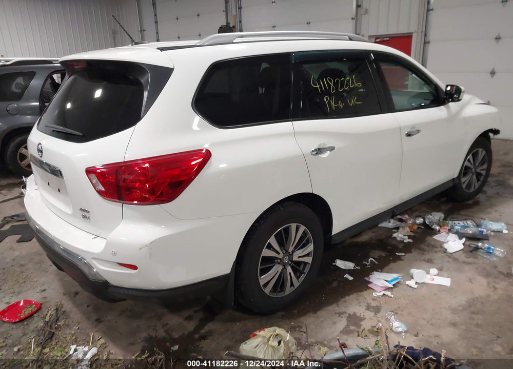 2017 NISSAN PATHFINDER VIN: 5N1DR2MMXHC639752
