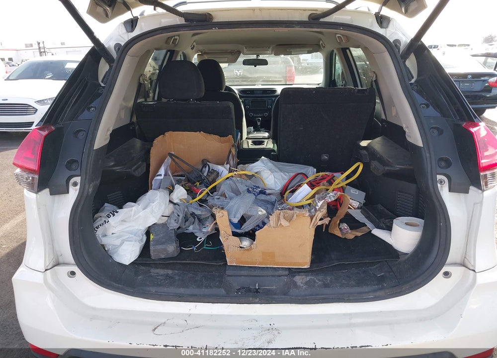 2018 NISSAN ROGUE SV VIN: 5N1AT2MT0JC742051