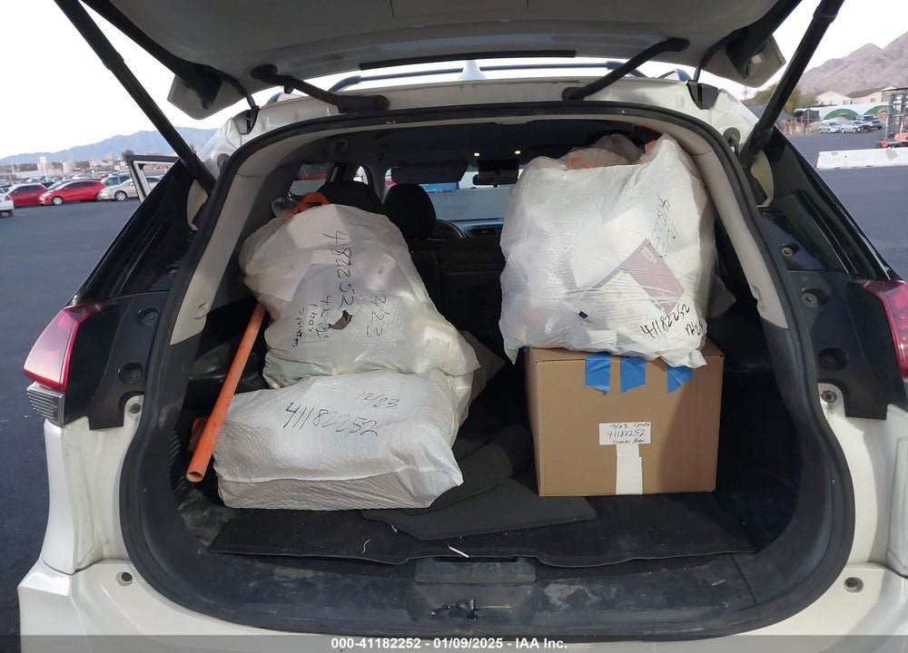 2018 NISSAN ROGUE SV VIN: 5N1AT2MT0JC742051