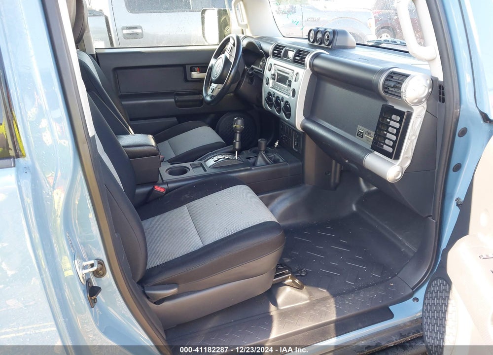 2014 TOYOTA FJ CRUISER VIN: JTEBU4BF6EK196345
