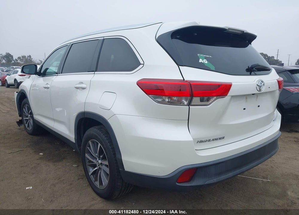 2019 TOYOTA HIGHLANDER VIN: 5TDKZRFH7KS562431