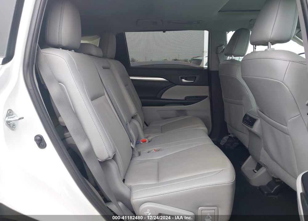 2019 TOYOTA HIGHLANDER VIN: 5TDKZRFH7KS562431