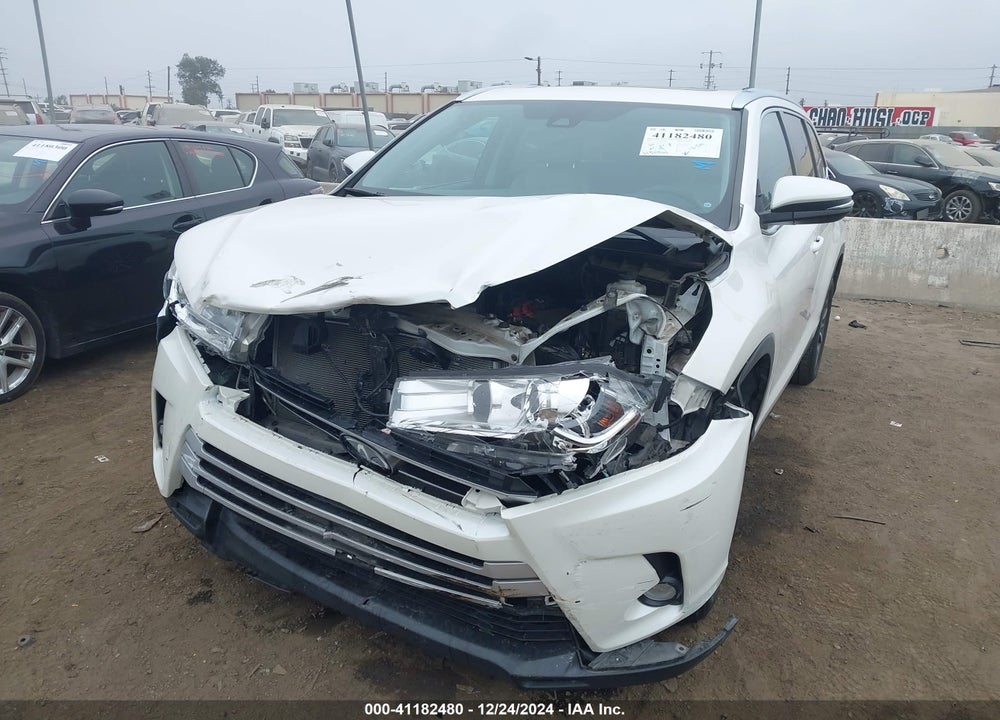 2019 TOYOTA HIGHLANDER VIN: 5TDKZRFH7KS562431