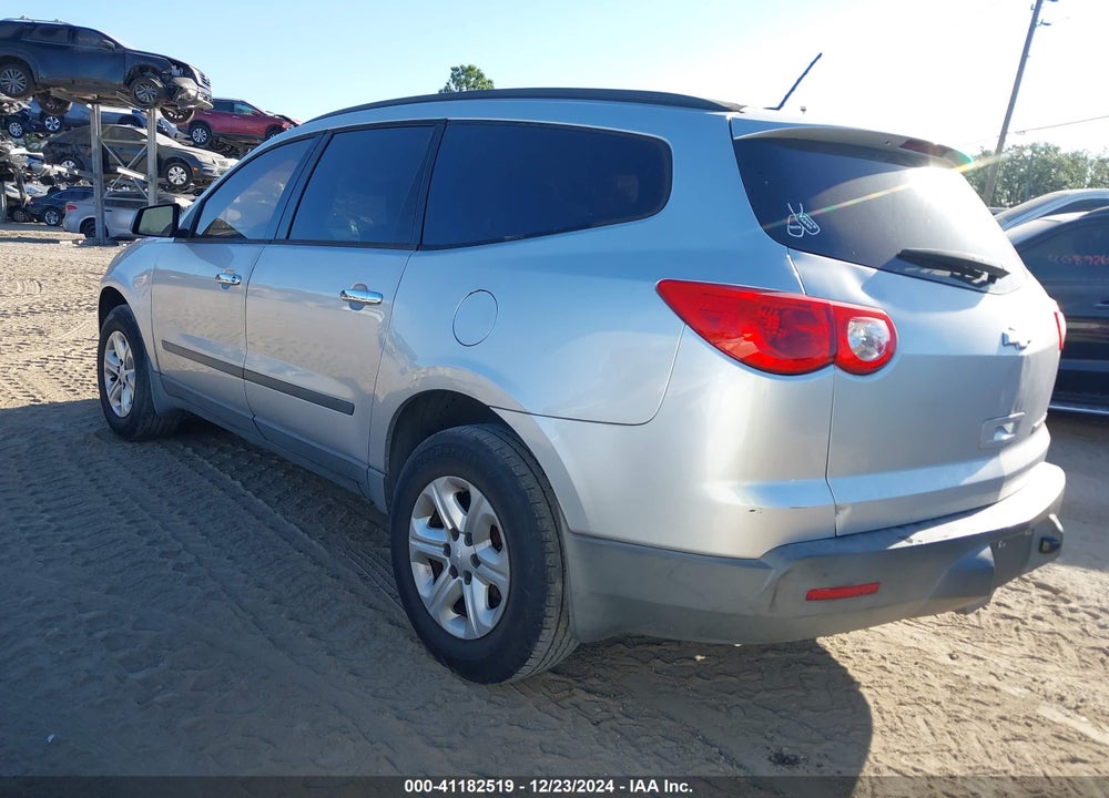 2012 CHEVROLET TRAVERSE LS VIN: 1GNKREED1CJ410058