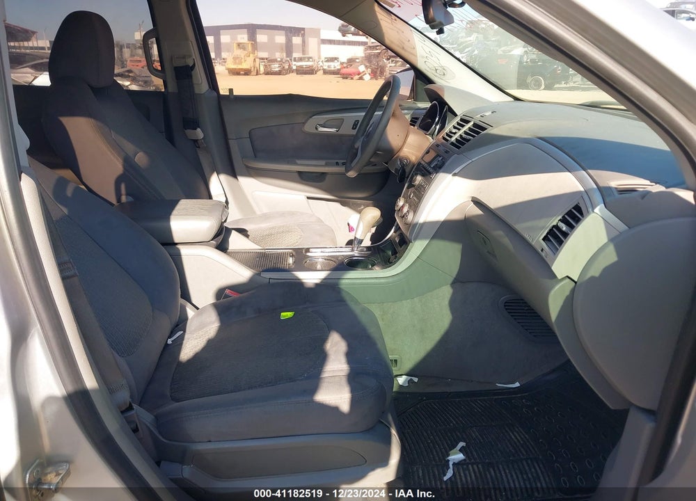 2012 CHEVROLET TRAVERSE LS VIN: 1GNKREED1CJ410058