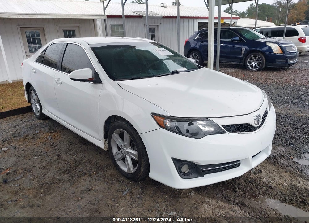 2014 TOYOTA CAMRY SE VIN: 4T1BF1FK1EU383044