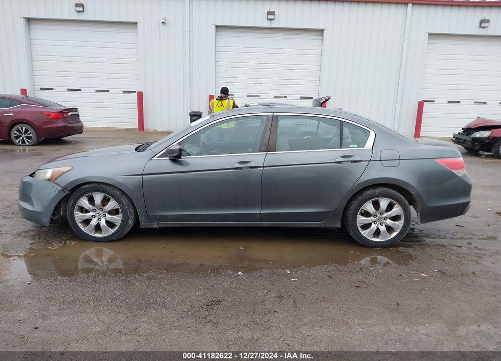 2008 HONDA ACCORD VIN: 1HGCP26888A008484