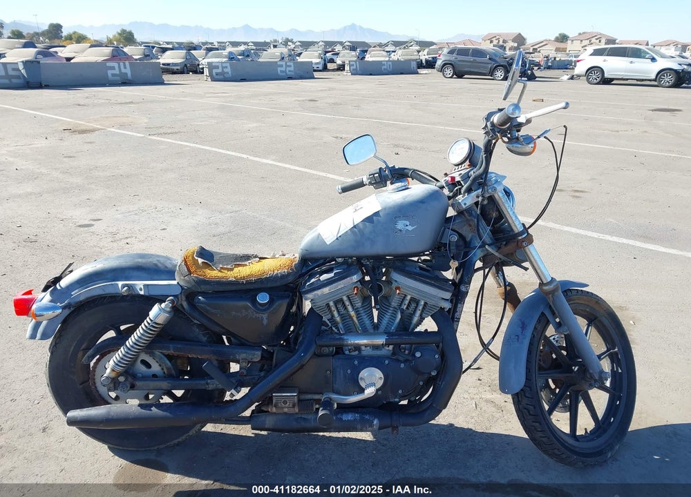 1990 HARLEY-DAVIDSON XLH883 VIN: 1HD4CAM1XLY110477