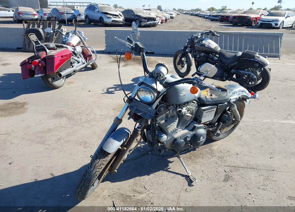 1990 HARLEY-DAVIDSON XLH883 VIN: 1HD4CAM1XLY110477