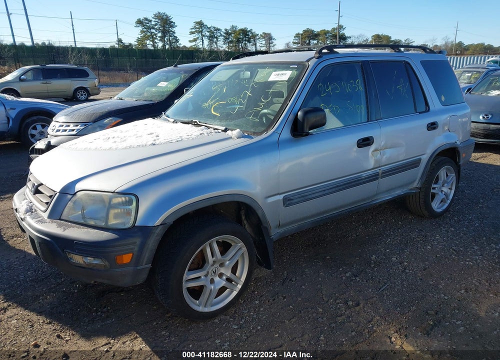 1998 HONDA CR-V LX VIN: JHLRD1840WC079902