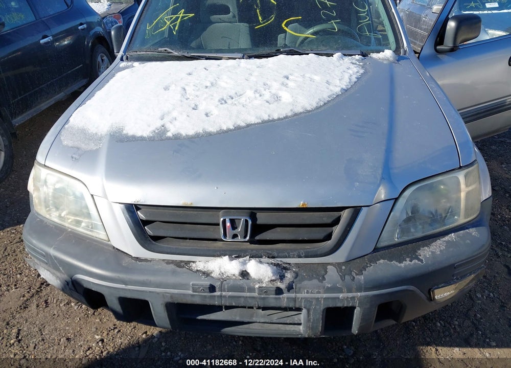 1998 HONDA CR-V LX VIN: JHLRD1840WC079902