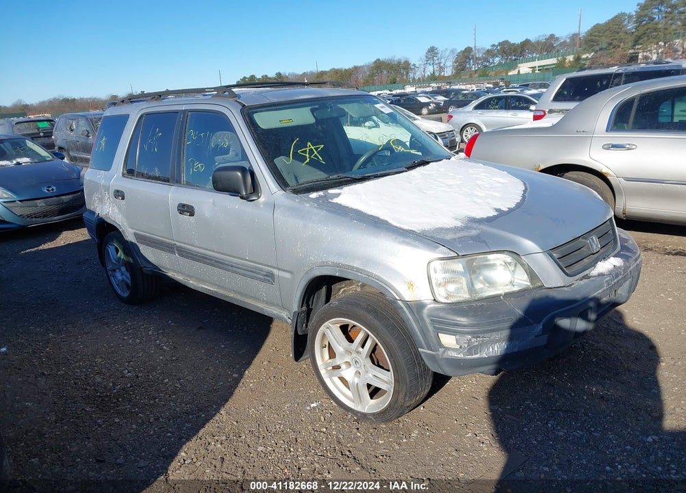 1998 HONDA CR-V LX VIN: JHLRD1840WC079902