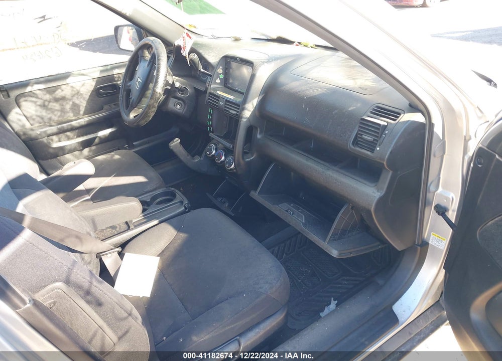 2006 HONDA CR-V LX VIN: JHLRD785X6C042545