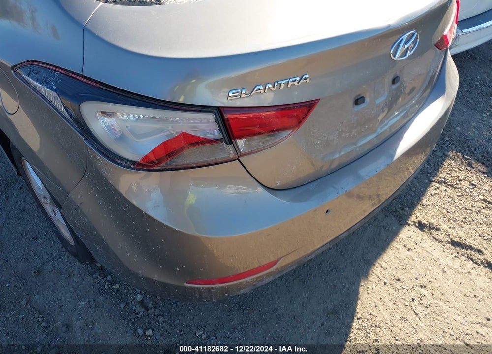 2015 HYUNDAI ELANTRA SE VIN: 5NPDH4AE8FH635782