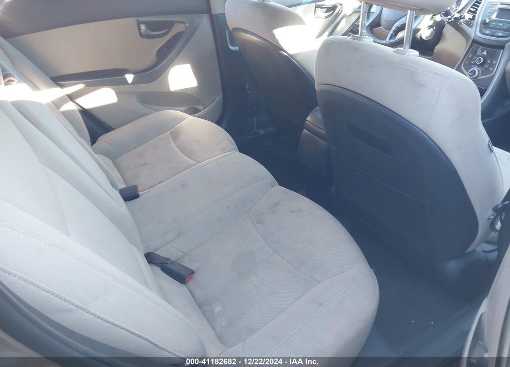 2015 HYUNDAI ELANTRA SE VIN: 5NPDH4AE8FH635782