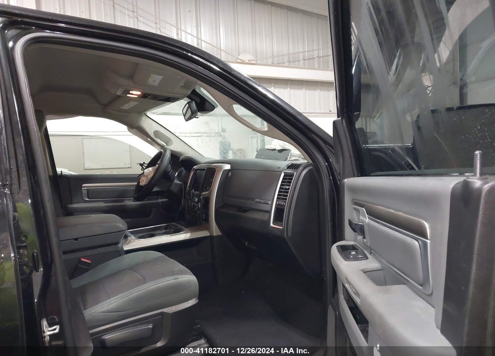 2016 RAM 1500 VIN: 1C6RR7GT5GS204711