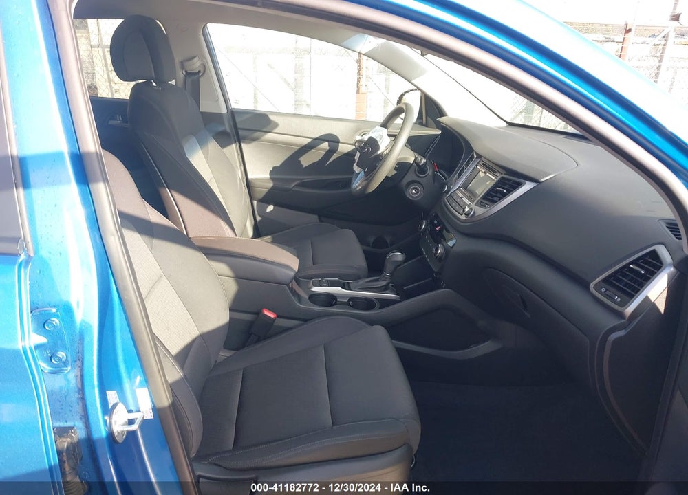 2017 HYUNDAI TUCSON SE VIN: KM8J3CA49HU414036