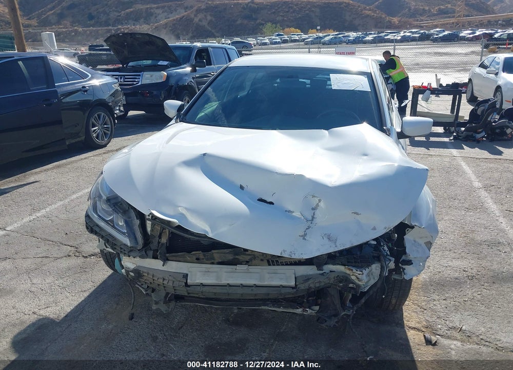 2017 HONDA ACCORD VIN: 1HGCR2F5XHA305787
