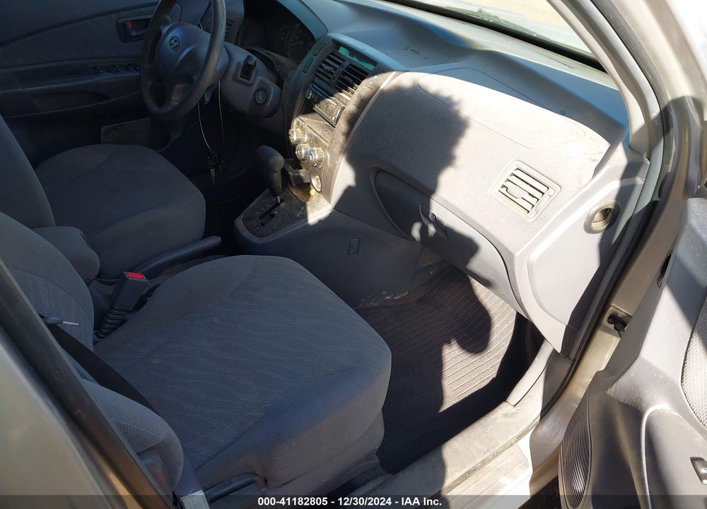 2005 HYUNDAI TUCSON GL VIN: KM8JM12B05U119448