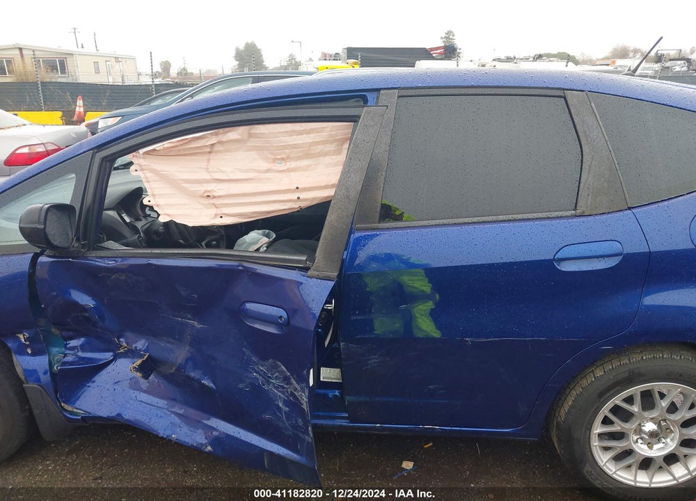 2010 HONDA FIT VIN: JHMGE8H26AS000562