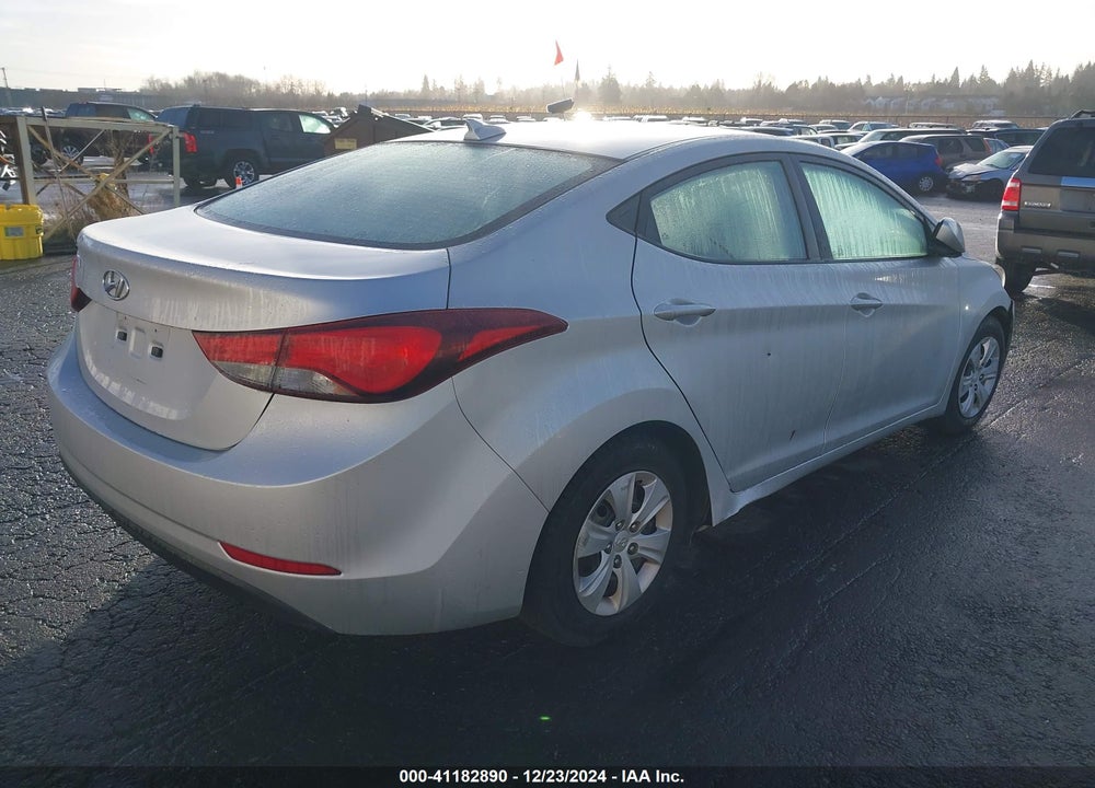 2016 HYUNDAI ELANTRA SE VIN: 5NPDH4AE7GH715477