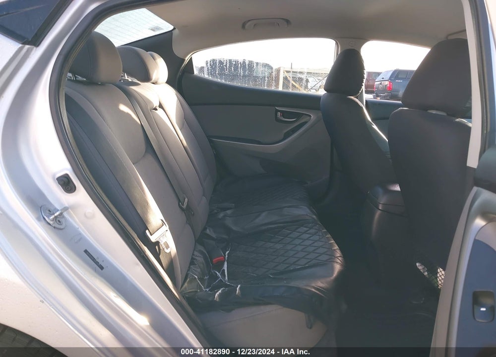 2016 HYUNDAI ELANTRA SE VIN: 5NPDH4AE7GH715477