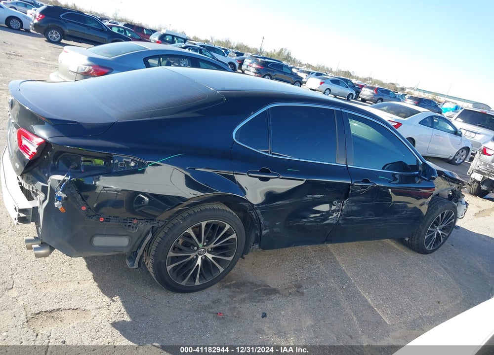 2018 TOYOTA CAMRY VIN: 4T1B11HK5JU098160