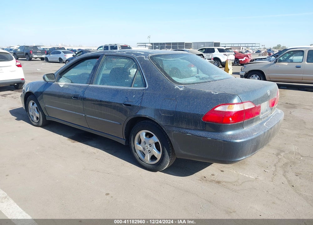 1998 HONDA ACCORD EX VIN: 1HGCG5655WA058649