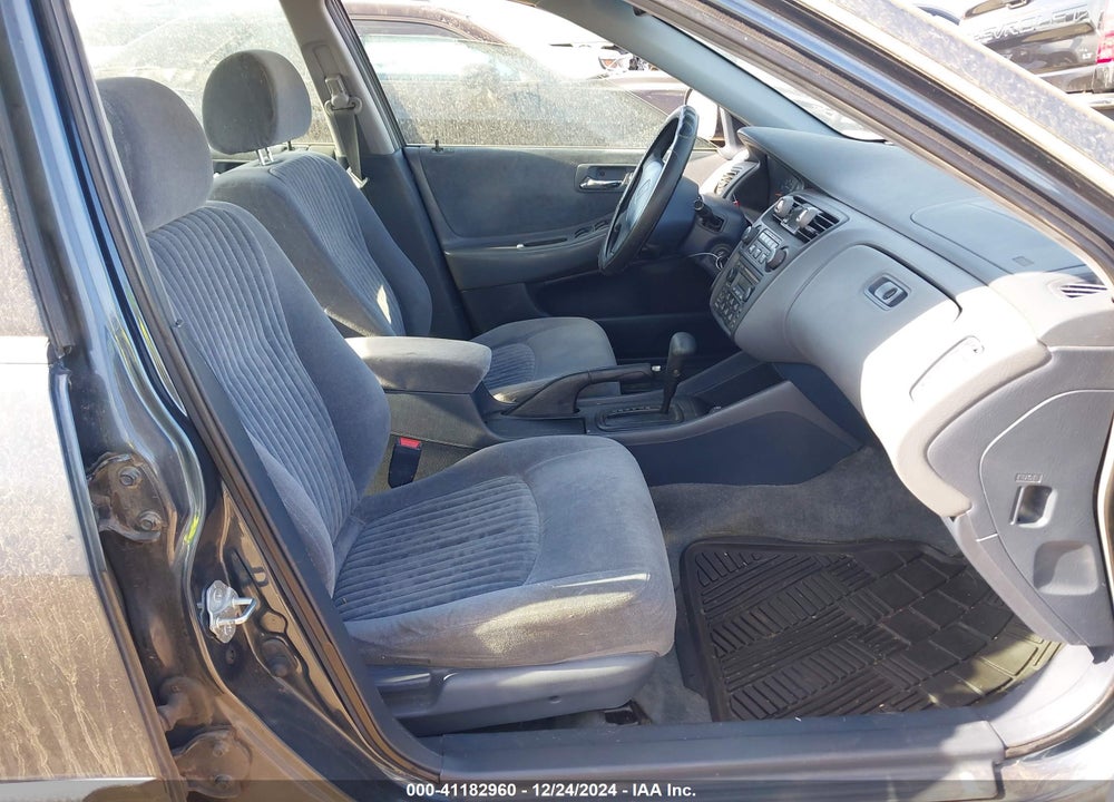 1998 HONDA ACCORD EX VIN: 1HGCG5655WA058649