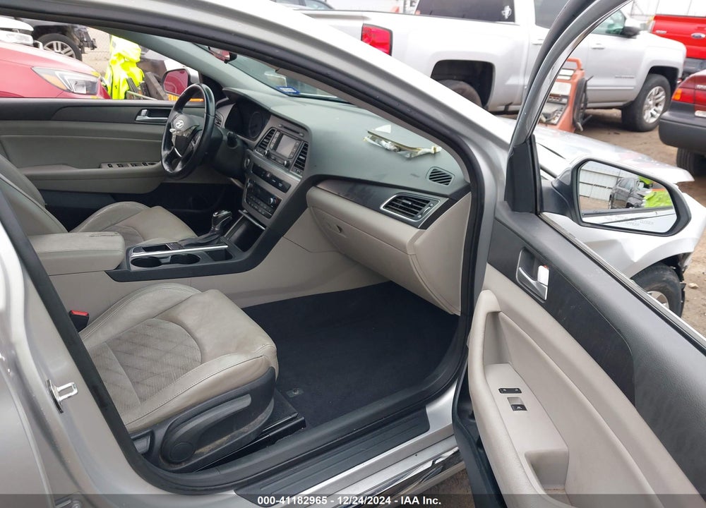 2015 HYUNDAI SONATA VIN: 5NPE34AF9FH217288