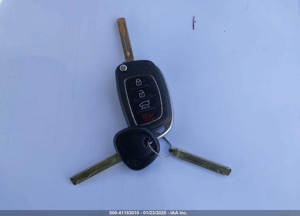 2019 HYUNDAI TUCSON VIN: KM8J2CA49KU060237