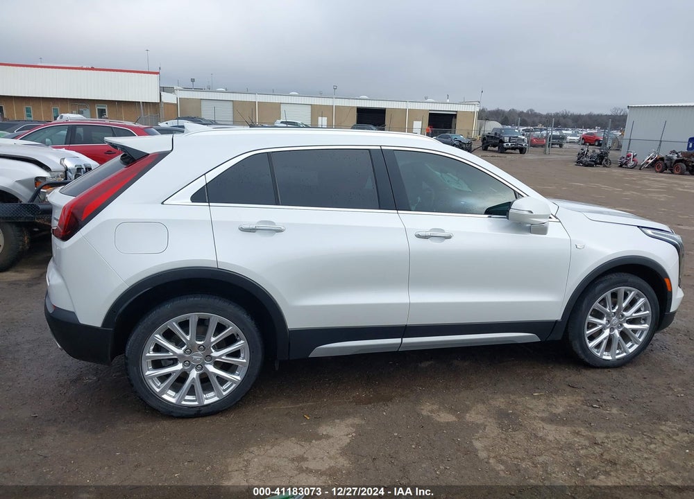 2022 CADILLAC XT4 FWD PREMIUM LUXURY VIN: 1GYFZCR42NF124440