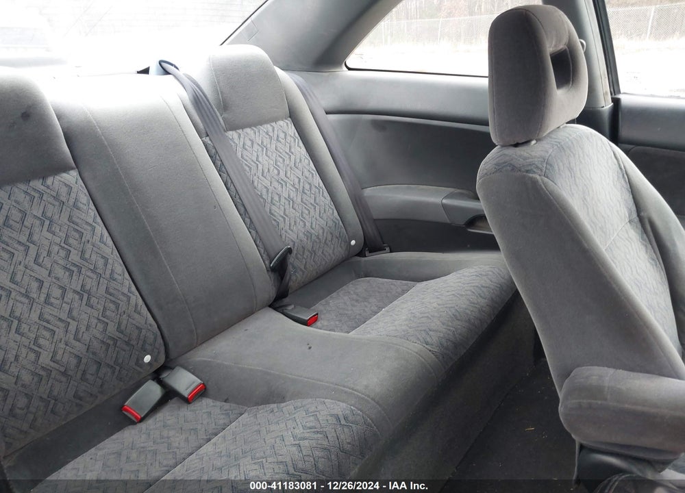 2001 HONDA CIVIC LX VIN: 1HGEM21501L813047