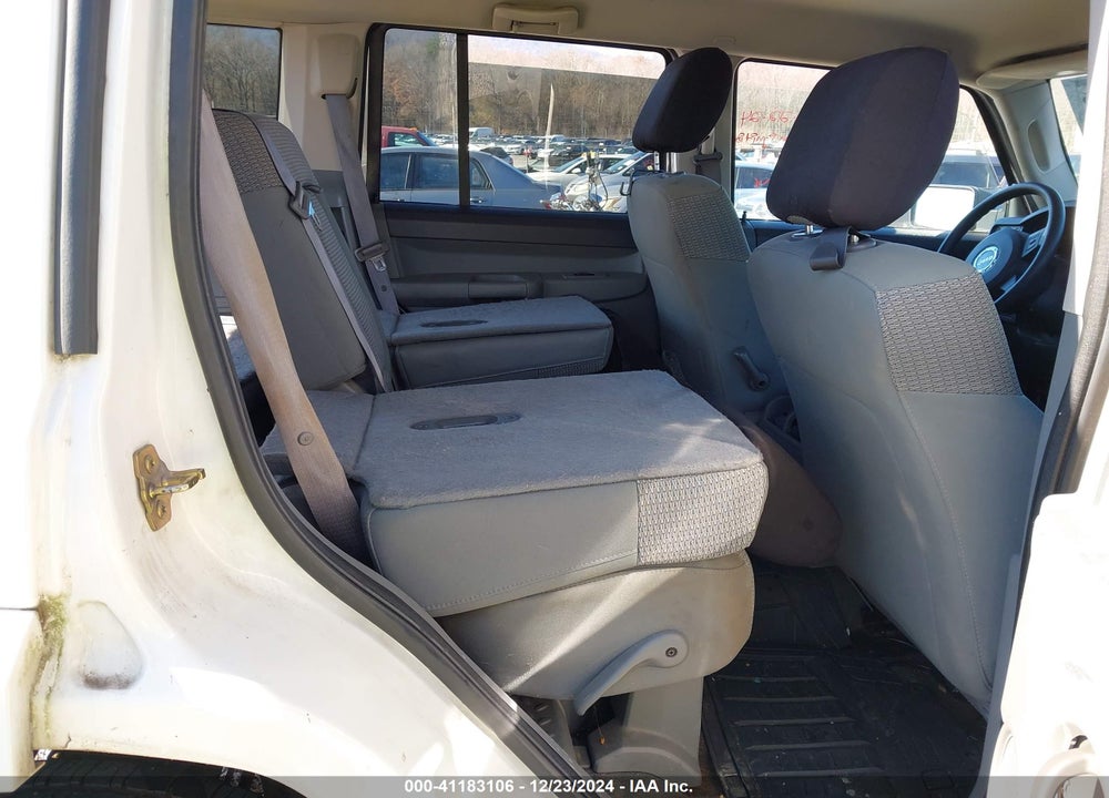 2006 JEEP COMMANDER VIN: 1J8HG48K76C330603