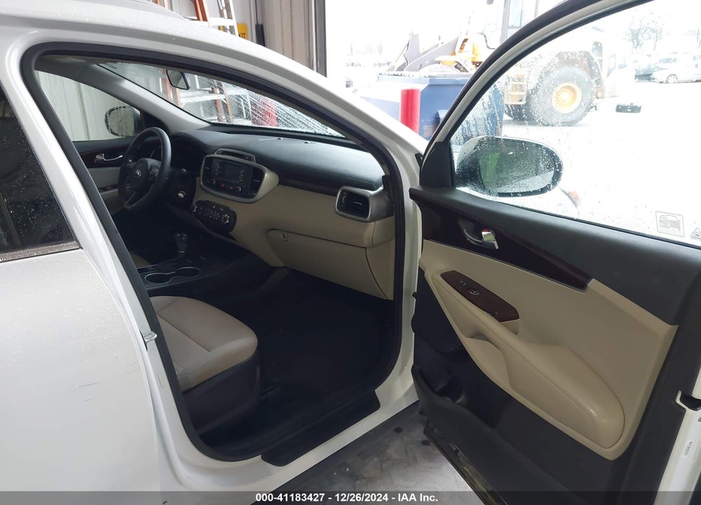 2017 KIA SORENTO 3.3L LX VIN: 5XYPGDA50HG333333