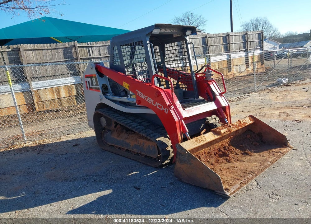 2017 TAKEUCHI TL8 SKIDSTEER VIN: 200804503
