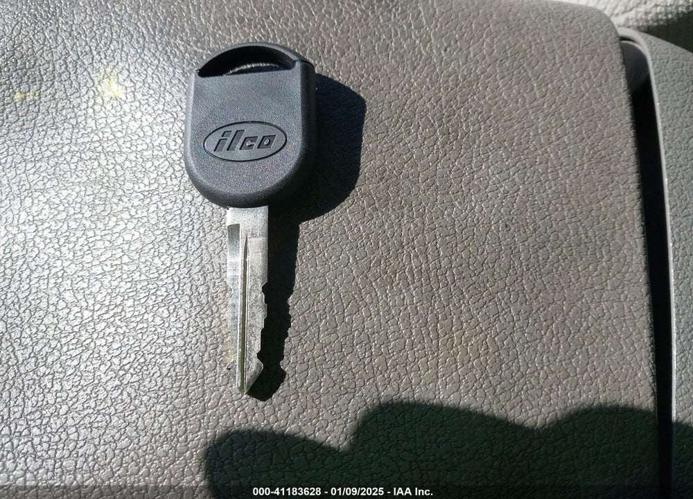 2003 FORD TAURUS SES VIN: 1FAFP55253A220302